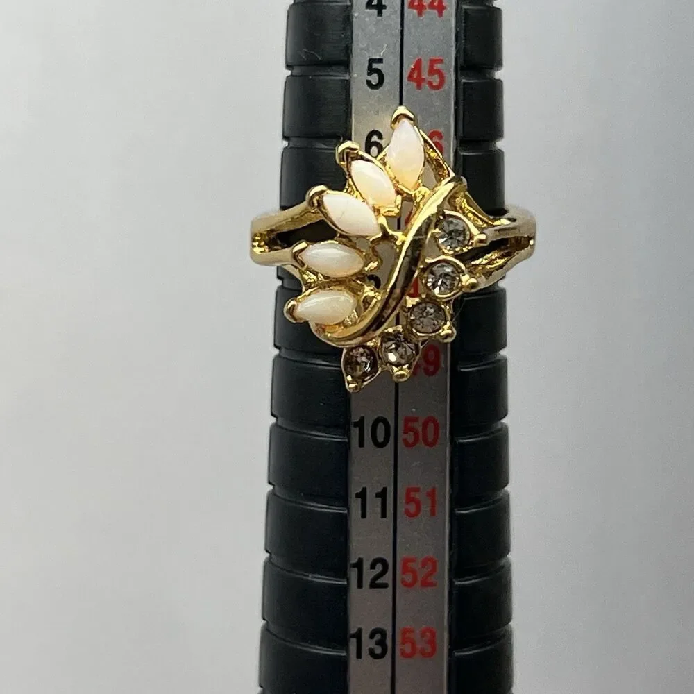 Uncas Cocktail Ring~ Faux Opal ~Rhinestone ~Gold Tone ~ Size 4.5 ~Vintage New
